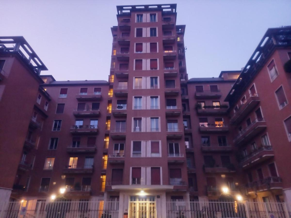 Appartement Bilocale 7 Piano Balcone Vista Skyline à Milan Extérieur photo